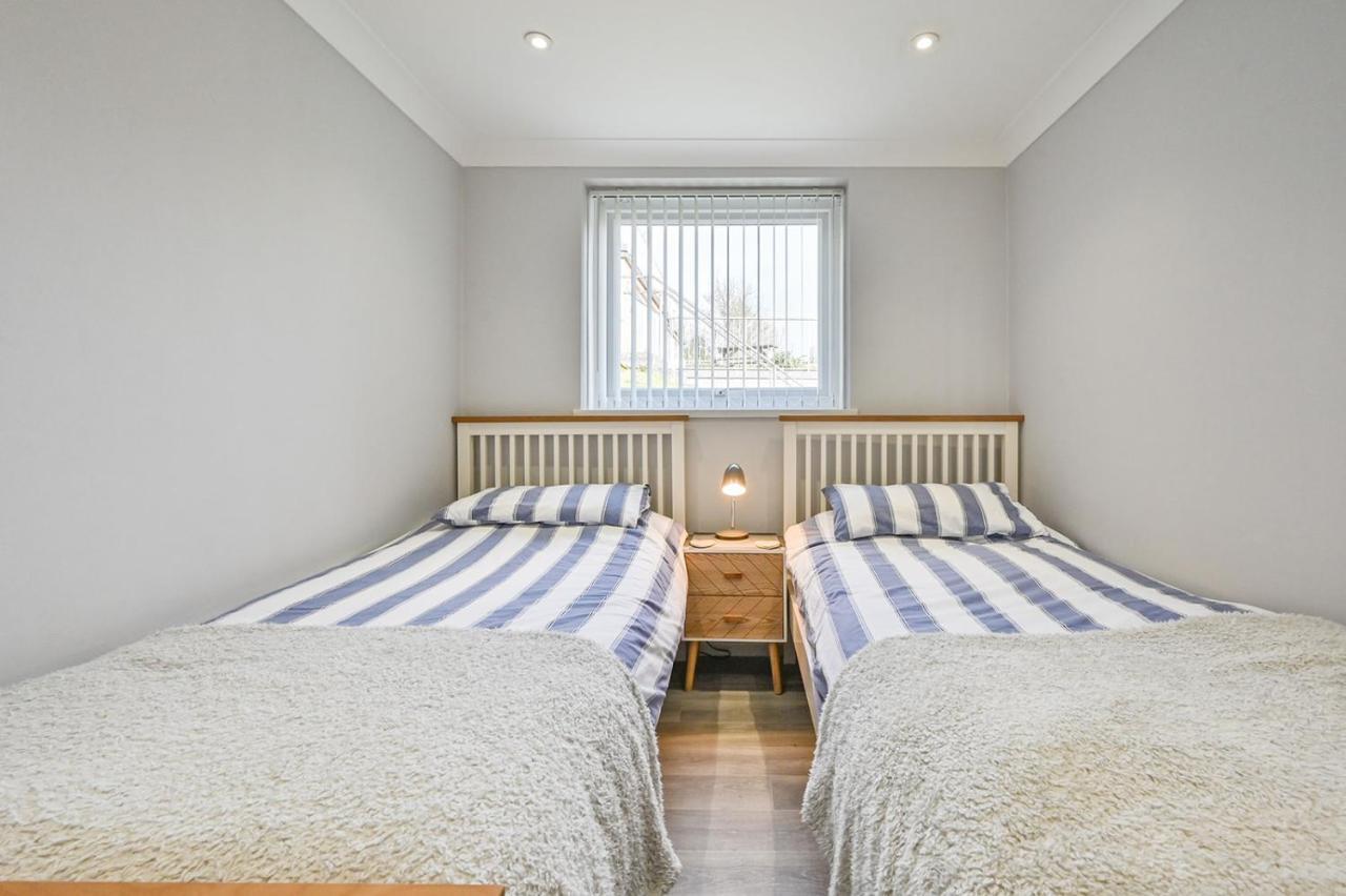 Captivating 2-Bed Villa In Millendreath Near Looe Exterior foto